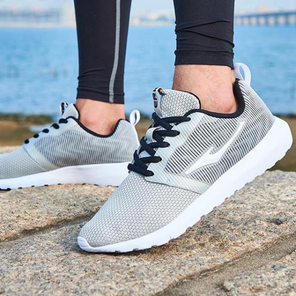 跑步还在穿普通运动鞋?今年很火的运动鞋,帅都